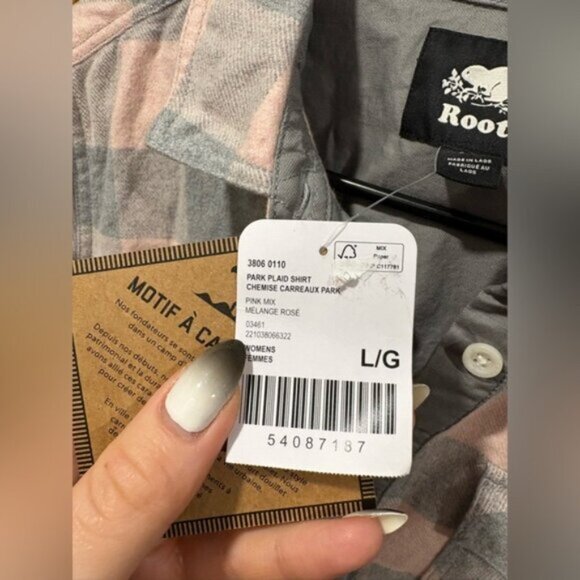 NEW WITH TAGS🌟 WOMANS PARK PLAID BUTTON DOWN - Picture 5 of 6